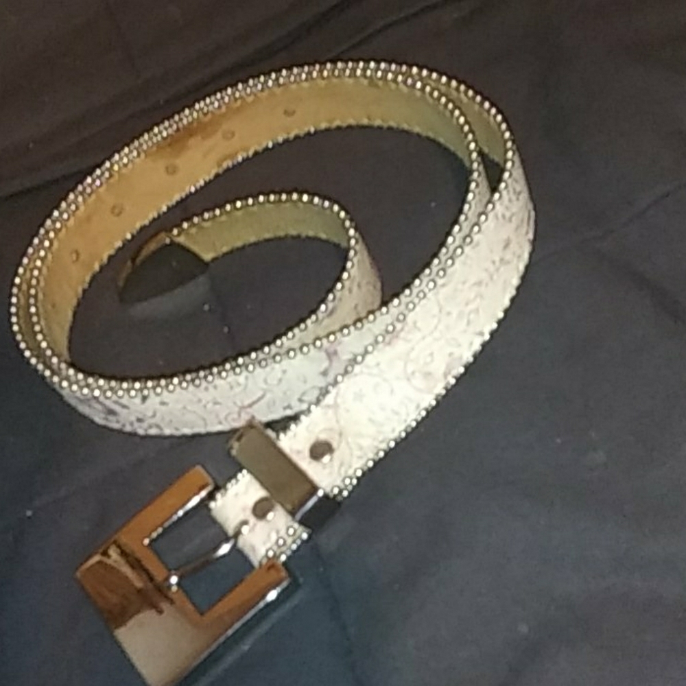 B. B. Simon belt